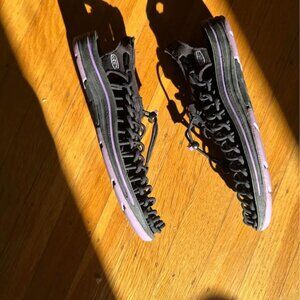 KEEN Sandals/Water shoes Black and Purple size 8.5